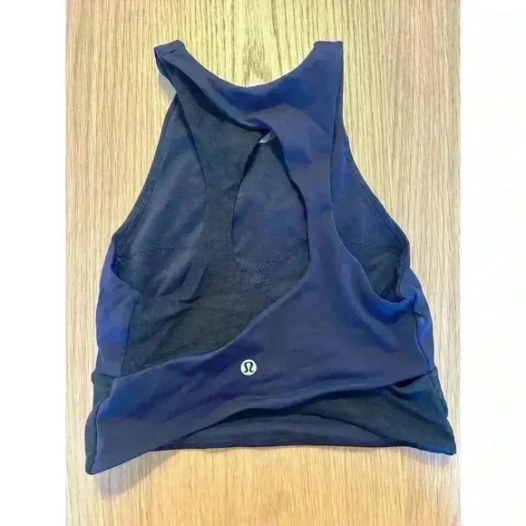 Lululemon Crossback Sports Bra size 4 - Picture 3 of 6